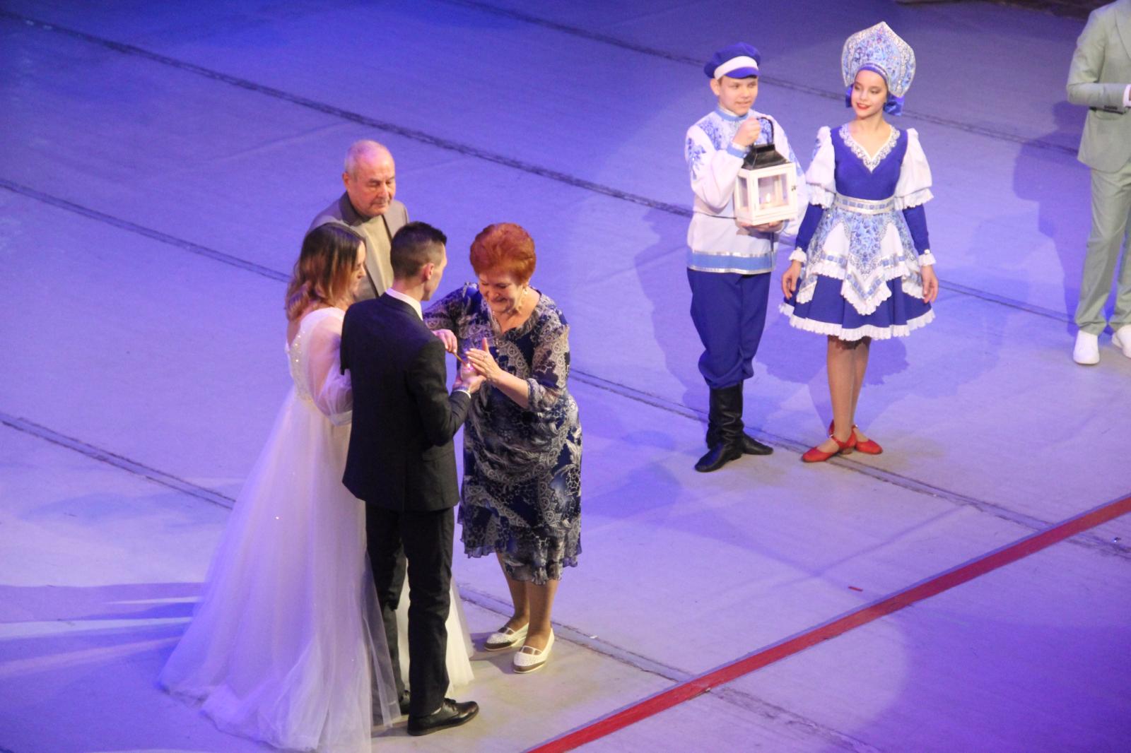 изображение: В Большом зале КЦ «Автоград» состоялось торжественное открытие Года семьи